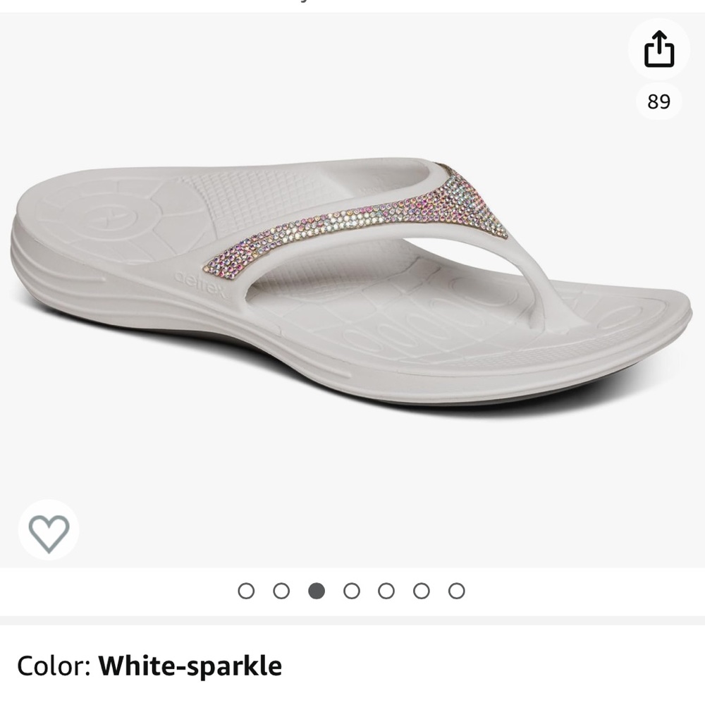 AETREX  FIJI  FLIPS     Size: 9     ***NWT***  Color: White-Sparkle